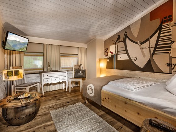 Saalbach Hinterglemm hotel einzelzimmer kunst 1531894299