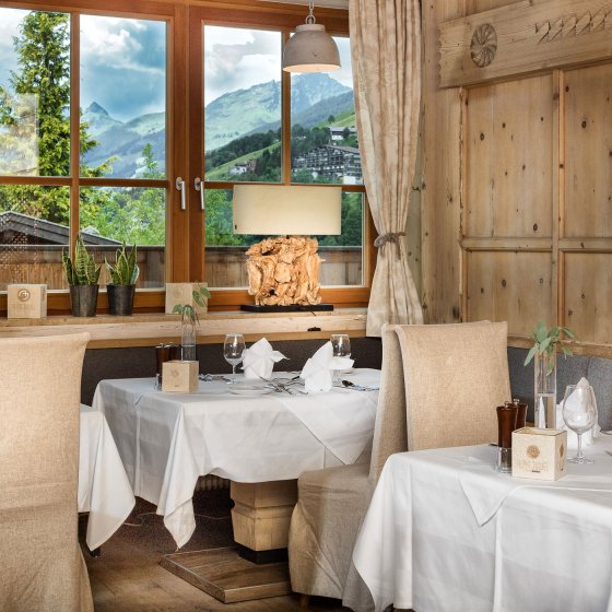 hotel saalbach hinterglemm restaurant tische