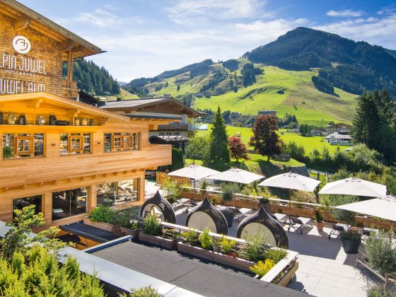 hotel saalbach hinterglemm terrasse sommer 2 1531200092