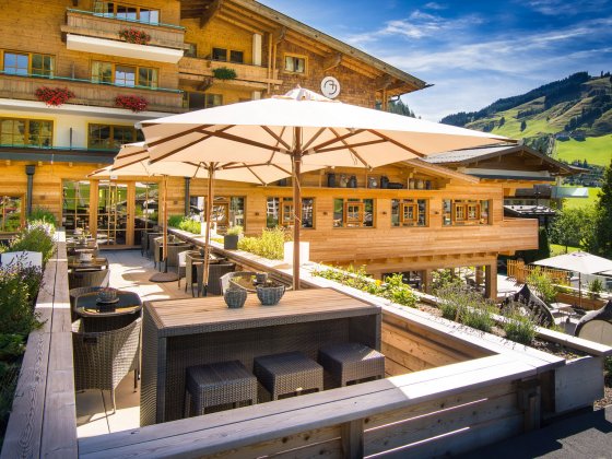 hotel saalbach hinterglemm terrasse sommer 3