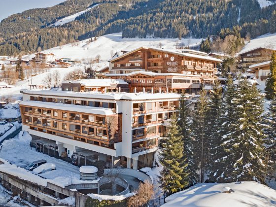 hotel saalbach hinterglemm winter aussen 1 1657696597
