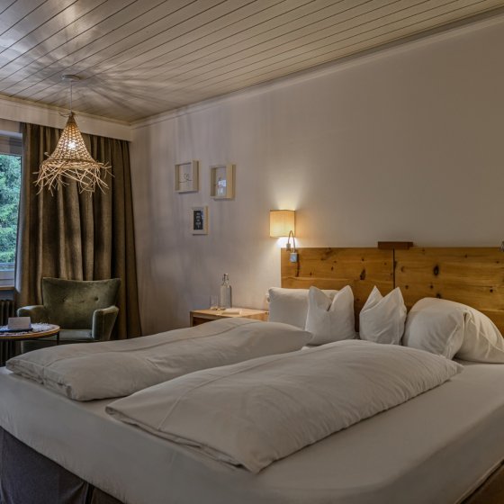 hotel alpinjuwel doppelzimmer kristall saalbach hinterglemm 3