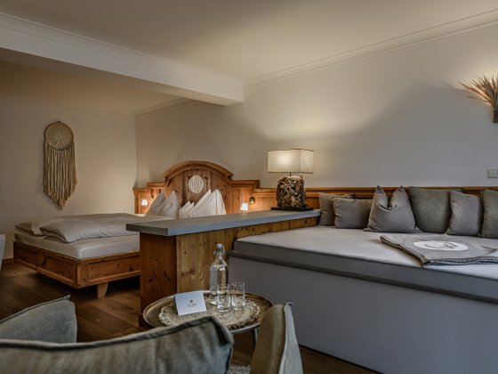 hotel alpinjuwel junior suite kristall saalbach hinterglemm 1