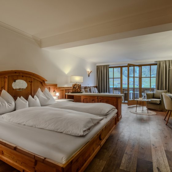 hotel alpinjuwel junior suite kristall saalbach hinterglemm 2