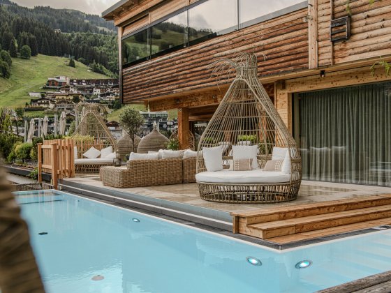 hotel alpinjuwel pool outdoorpool juwellspa wellness saalbach hinterglemm 2