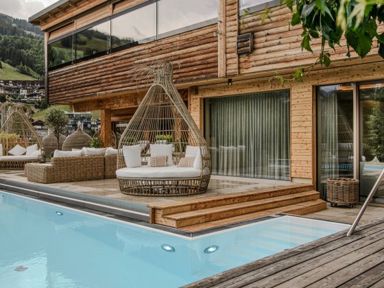 hotel alpinjuwel pool outdoorpool juwellspa wellness saalbach hinterglemm 3