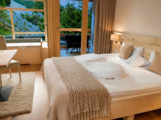 hotel alpinjuwel romantik doppelzimmer rubin saalbach hinterglemm