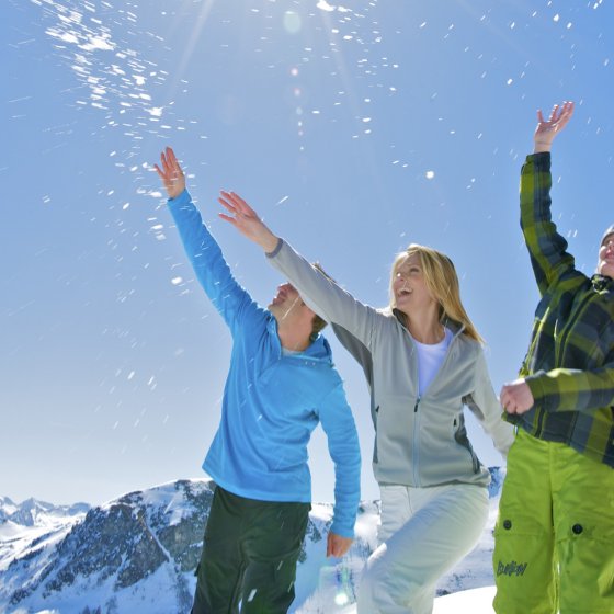 saalbach familien urlaub hotel alpin juwel winter a