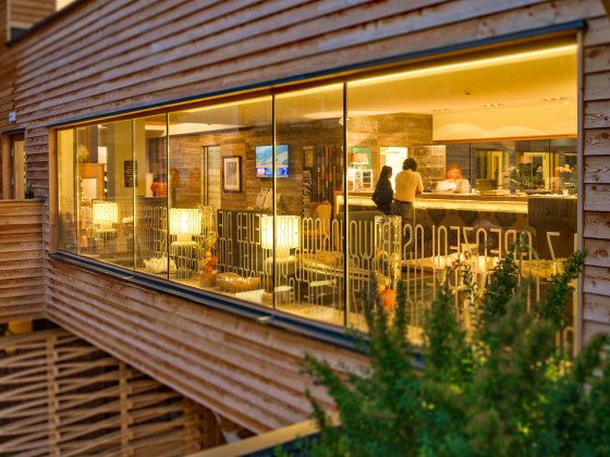 saalbach hinterglemm designhotel sommer rezeption