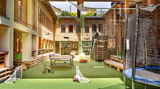 saalbach hinterglemm familienhotel spielplatz outdoor