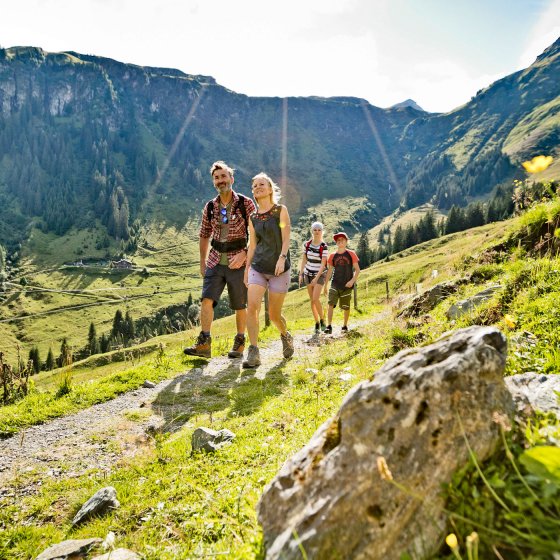 saalbach hinterglemm familienhotel wandern