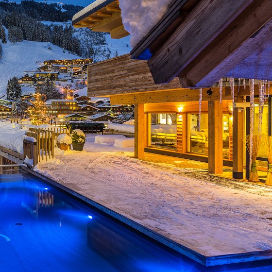 saalbach hinterglemm hotel alpin juwel aussen pool winter 1535348267