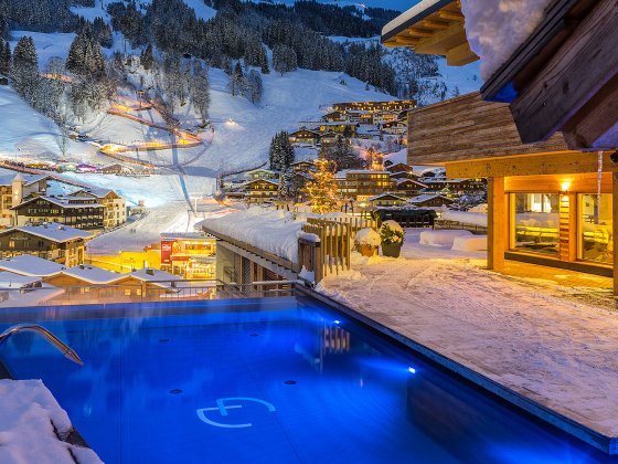 saalbach hinterglemm hotel alpin juwel aussen pool winter 1538971187
