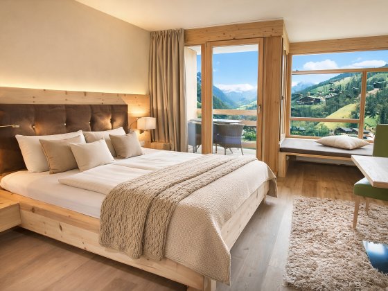 saalbach hinterglemm hotel alpin juwel wellnesshotel zimmer doppelzimmer 1