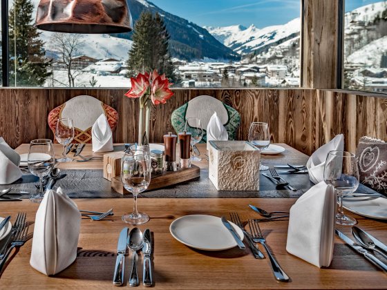 saalbach hinterglemm hotel restaurant stueberl winter