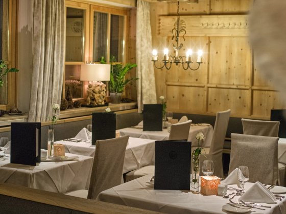 saalbach hinterglemm restaurant buffethotel alpin juwel a 1511687810