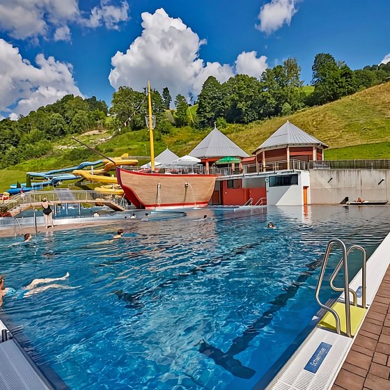 schwimmbad saalbach hinterglemm sommer