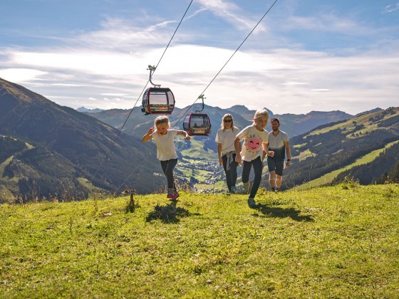 wandern familie sommer saalbach hinterglemm 1779947917