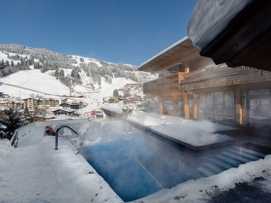 wellness aussenpool winter neu