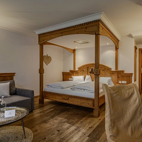 wellnesshotel alpinjuwel zimmer romantik doppelzimmer kristall saalbach hinterglemm 2