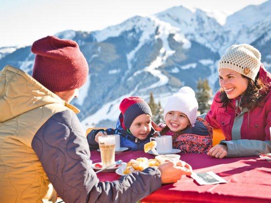 winterurlaub saalbach hinterglemm familie 1