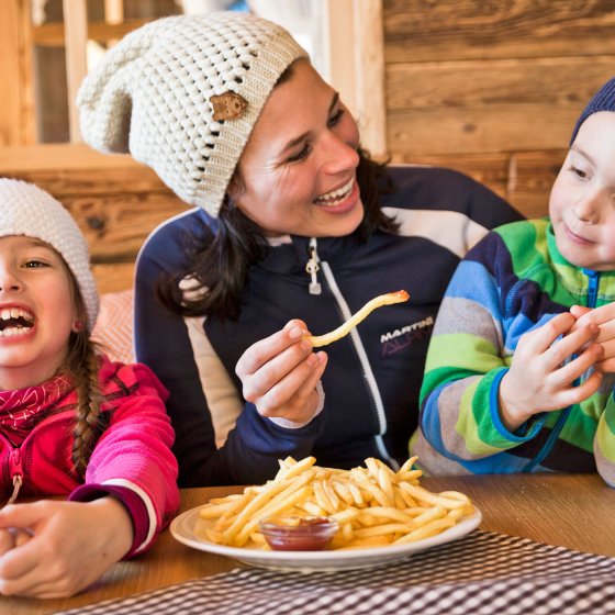 winterurlaub saalbach hinterglemm familie 2