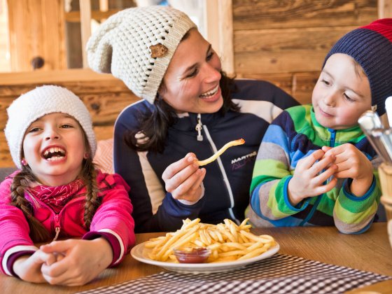 winterurlaub saalbach hinterglemm familie 2