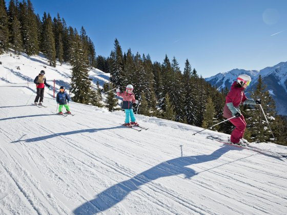 winterurlaub saalbach hinterglemm skifahren familie 1 1534744948
