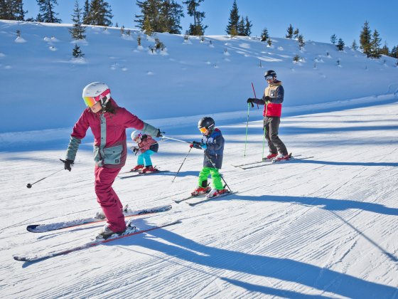 winterurlaub saalbach hinterglemm skifahren familie 2 1534744946