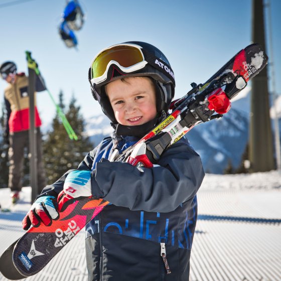 winterurlaub saalbach hinterglemm skifahren familie 7