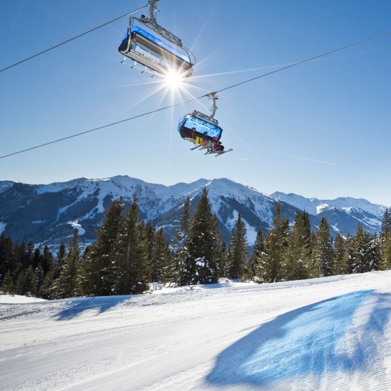 winterurlaub saalbach hinterglemm skifahren lifte